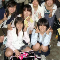 集合写真撮るとき必ずパンツ見えてる子いるよなｗｗｗそのままSNSに晒されるとかｗｗｗ
